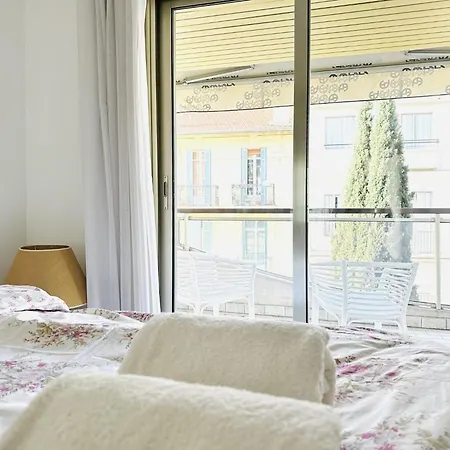 Appartement Center - 2 Pieces Avec Terrasse Cannes
