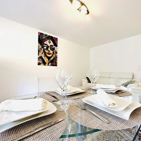 Center - 2 Pieces Avec Terrasse * Cannes