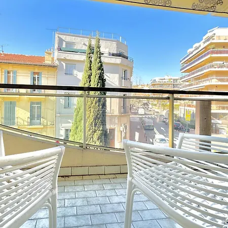 Appartement Center - 2 Pieces Avec Terrasse *